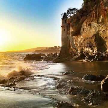 Hidden Gem: Victoria Beach in Laguna Beach, CA - Popsicle Blog