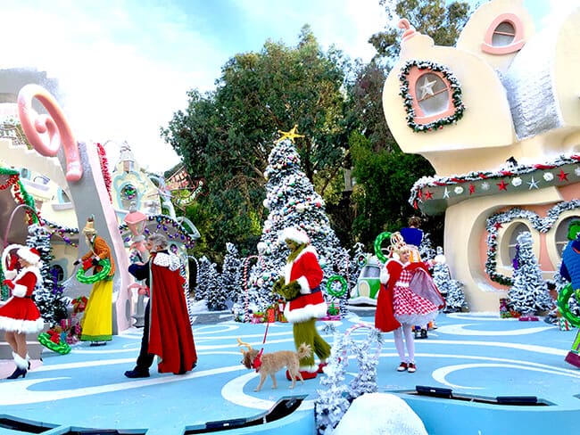 Visiting Grinchmas at Universal Studios - Popsicle Blog