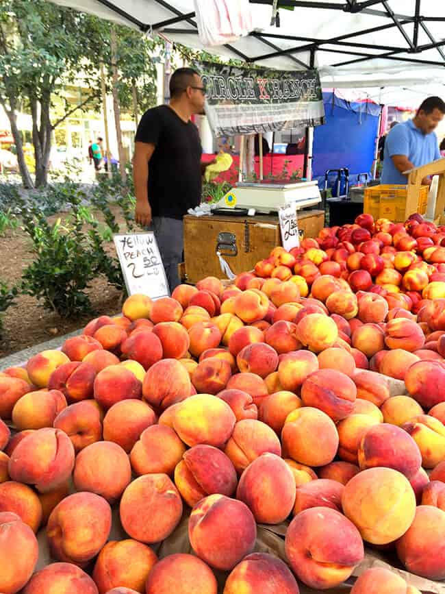 fresh-farmers-market-peaches
