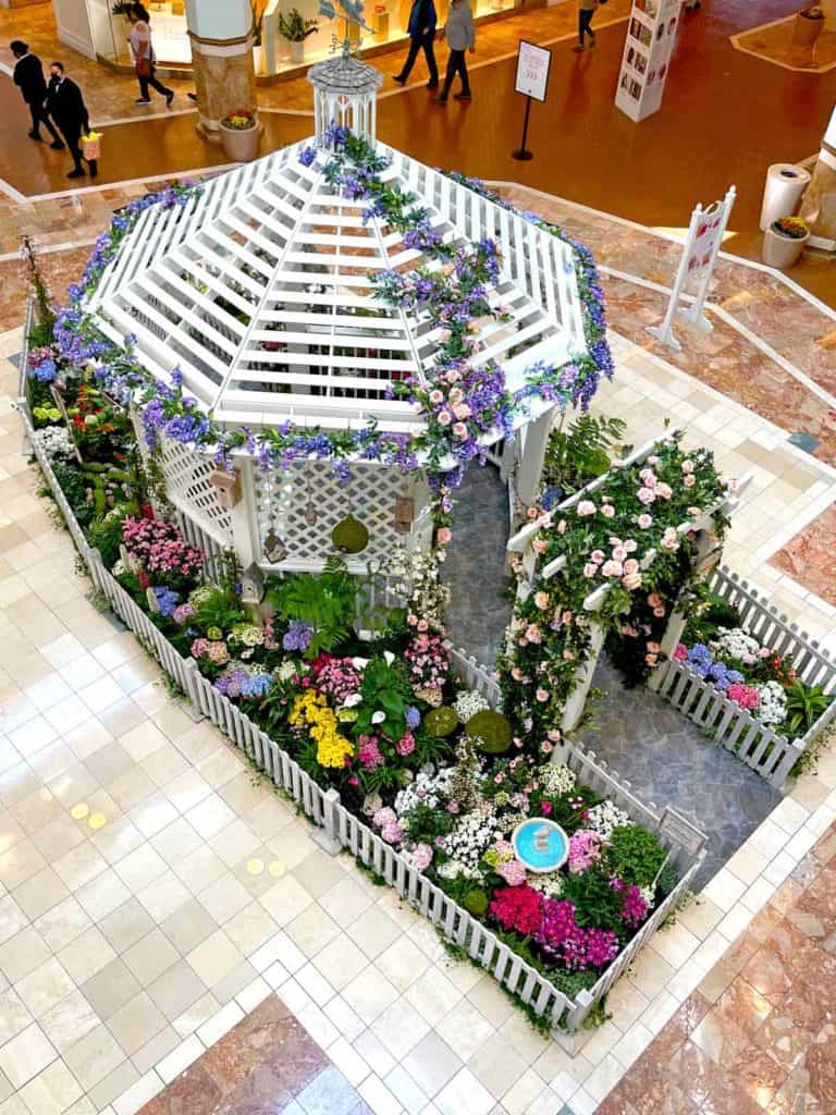 South Coast Plaza - When winter looks like spring